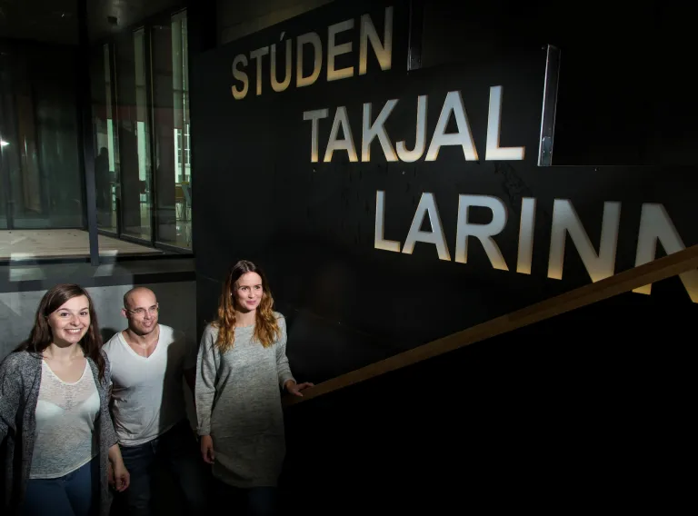Nemendur við Stúdentakjallarann