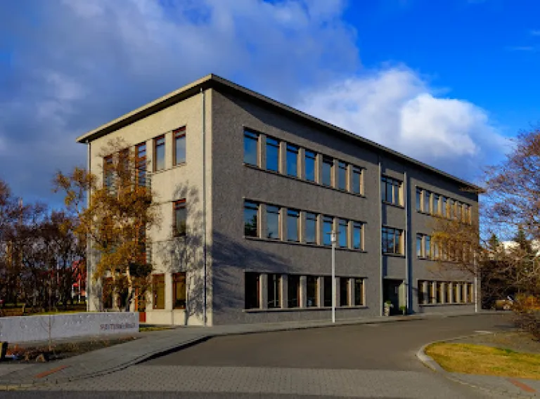 Mynd af háskólabyggingunni Setbergi