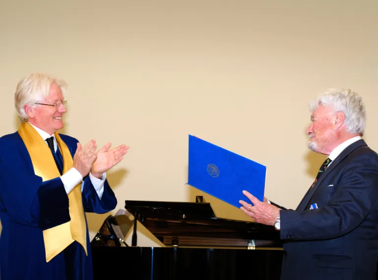 Heiðursdoktorsathöfn