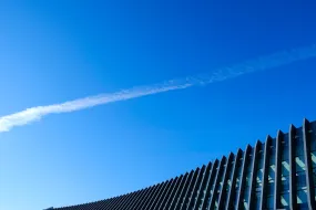 Askja, Háskóli Íslands og þotufar í heiðum himni
